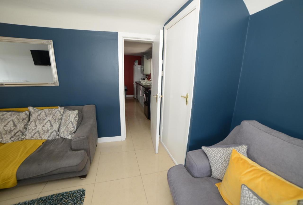 Villa Notting Hill West In The Heart Of Westport Town Extérieur photo